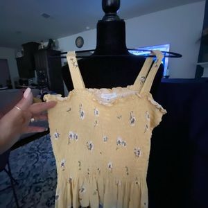 Yellow top size M